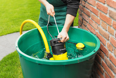 Utilisation avec tonneau de récupération de l’eau de pluie