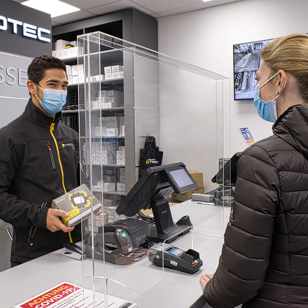 Vitre de comptoir à la caisse